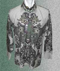  'Baju Batik Motif Keraton - Bunga Hijau Tenang' <ul>
  <li> Foring Dormevil </li>
  <li> Motif Keraton - Bunga Hijau Tenang, memberikan rasa tenang dan tetap mewah pada pemakaian Batik ini</li>
  <li> Batik Lengan Panjang </li>
  <li> Full Kancing Kemeja - Tangan Berkancing</li>  
  <li> Limited Pcs </li>
</ul>  