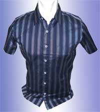  'Hem Pria - Katun Italian - Stright Blue - White line' <ul>
  <li> Soft Italian Katun </li>
  <li> Katun Italian - Stright Blue - White line, bright colour, kombinasi warna yang sangat tepat untuk tampil menawan dalam acara formal</li>
  <li> Full Kancing Kemeja </li>  
  <li> Kantung disebelah kiri (tak terlihat dengan potongan yang dipaskan) </li>  
</ul>  