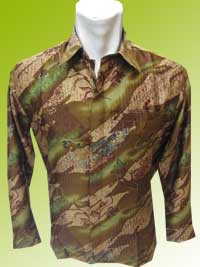  'Batik Lengan Panjang Dengan Motif Pemandangan Segar Dan Asri' 